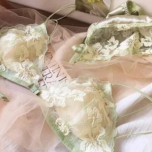 Set Lingerie Ceruk Perancis Bra Nirkabel Cup Segitiga Jaring Bordir Bra Nyaman Seksi Tipis Berenda Retro USA Tushy MOYISU